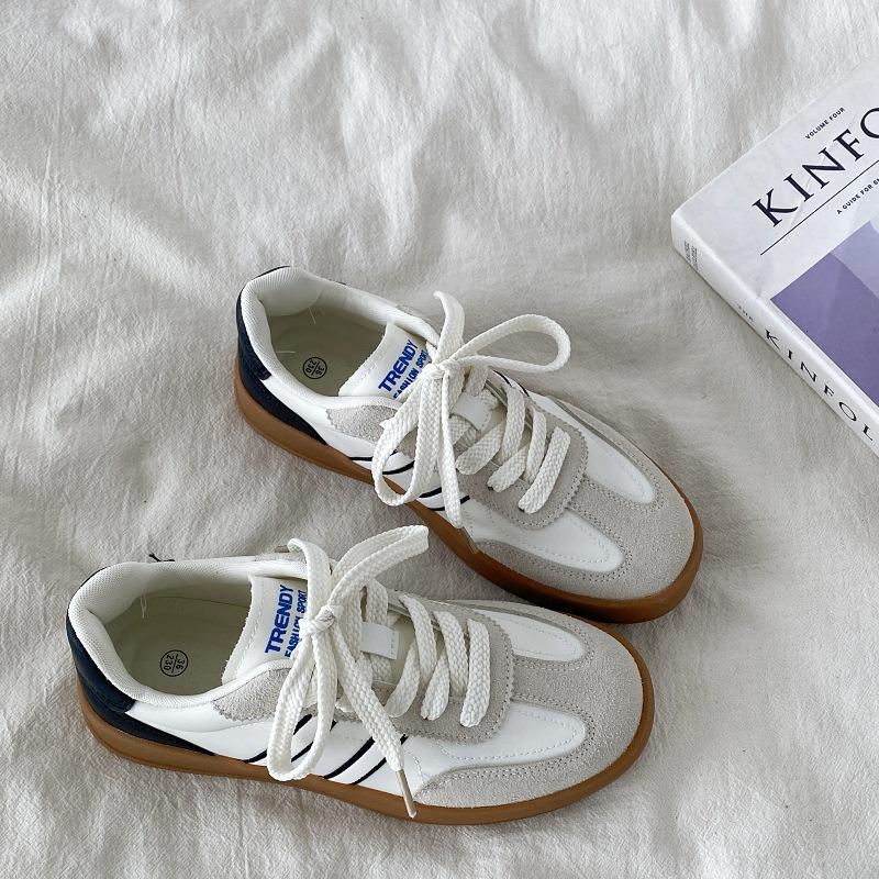 2025 Frühling neue rote deutsche Trainingsschuhe Damen leichte flachsohlige Retro Hongkong-Stil vielseitige lässige Forrest Gump Board-Schuhe