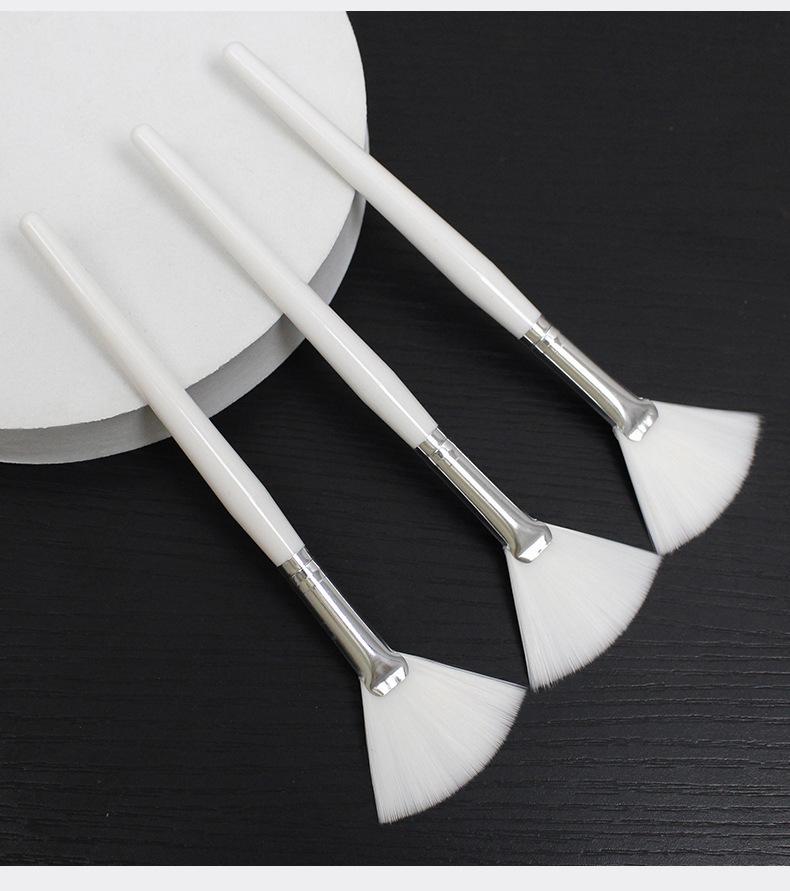 

3pcs Practical Facial Brushes Fan Makeup Blusher Brushes Soft Portable Mask Brushes Cosmetic Tools for Women Ladies Girls білий