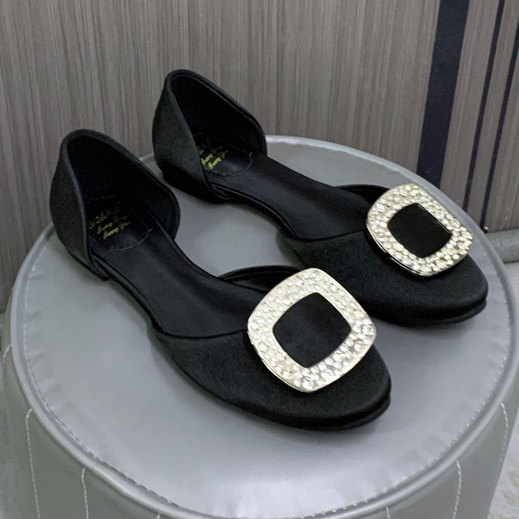 Spot Second Hair! Grape Mother Same Shoe Temperament Rhinestone Square Buckle Silk Hollow Round Head Commuting Flat Sole Shoes Women