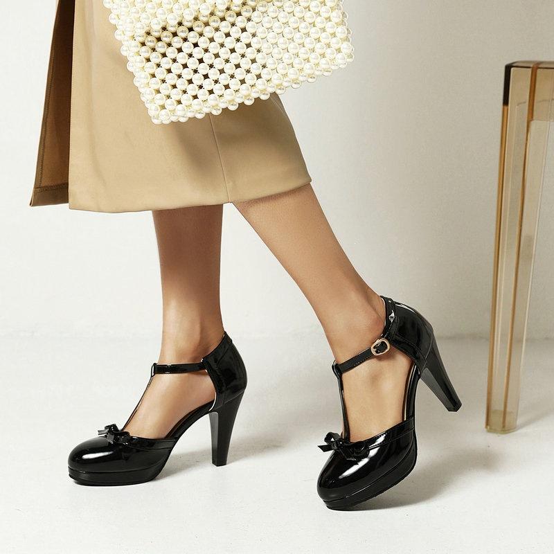 Frühling und Herbst Einfache und vielseitige Damensandalen Ein-Riemen-Schnalle T-förmige Schuhe Runde Spitze Hoher Absatz Dicker Absatz Farbe Damen Single Shoes Weiß 38 schwarz