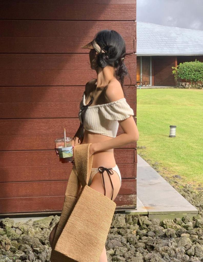 Women's Solid Color Off-Shoulder Ruffle Bikini - Sexy Korean Style for Vacations