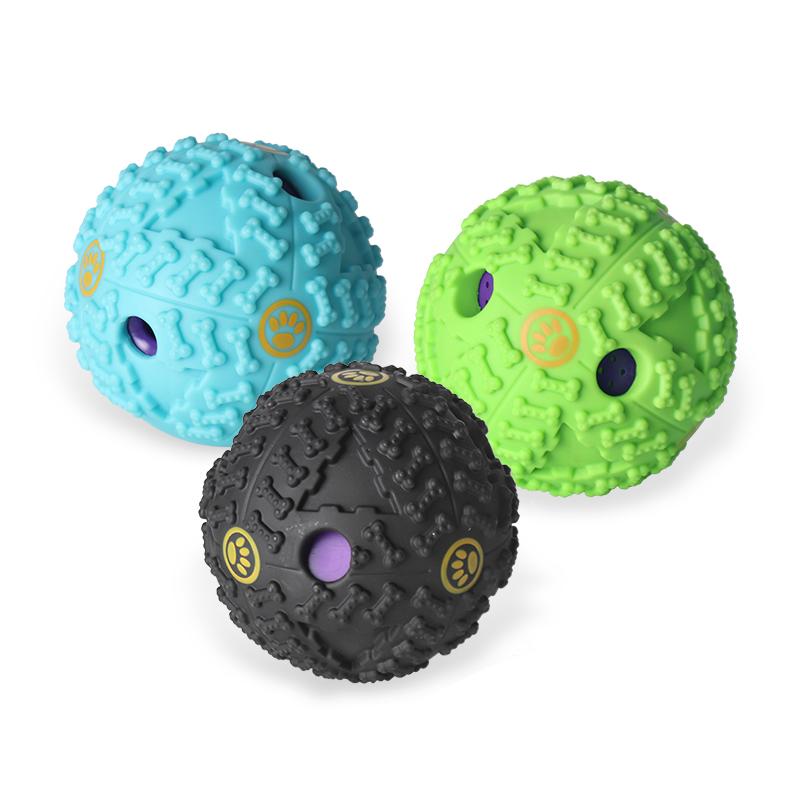 2024 Custom Vinyl Dog Treat Ball Food Dispensing Toy Protruding Grinding Teeth Chew Toys Interactive Slow Feeder