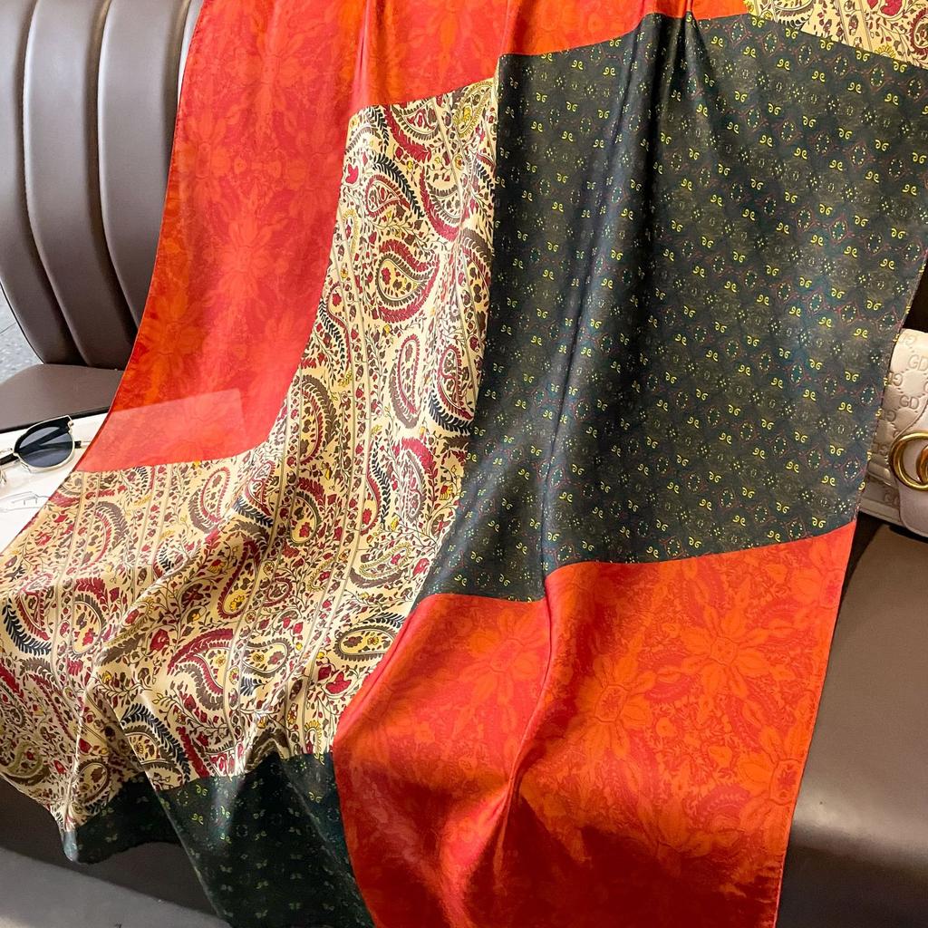 Botanischer Rosenblumen-Blumenschal aus Satin, langer Seidenschal, Geschenk für Mama, Sonnenschutz, Außenschal