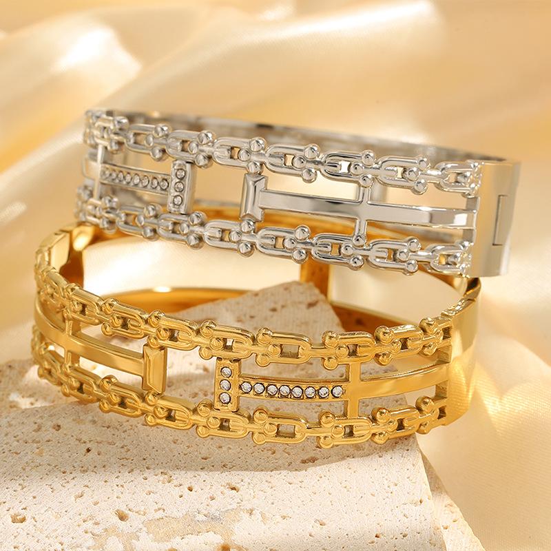 New Wide Version of Titanium Steel Light Luxury and High-end T-shaped Horseshoe Bracelet