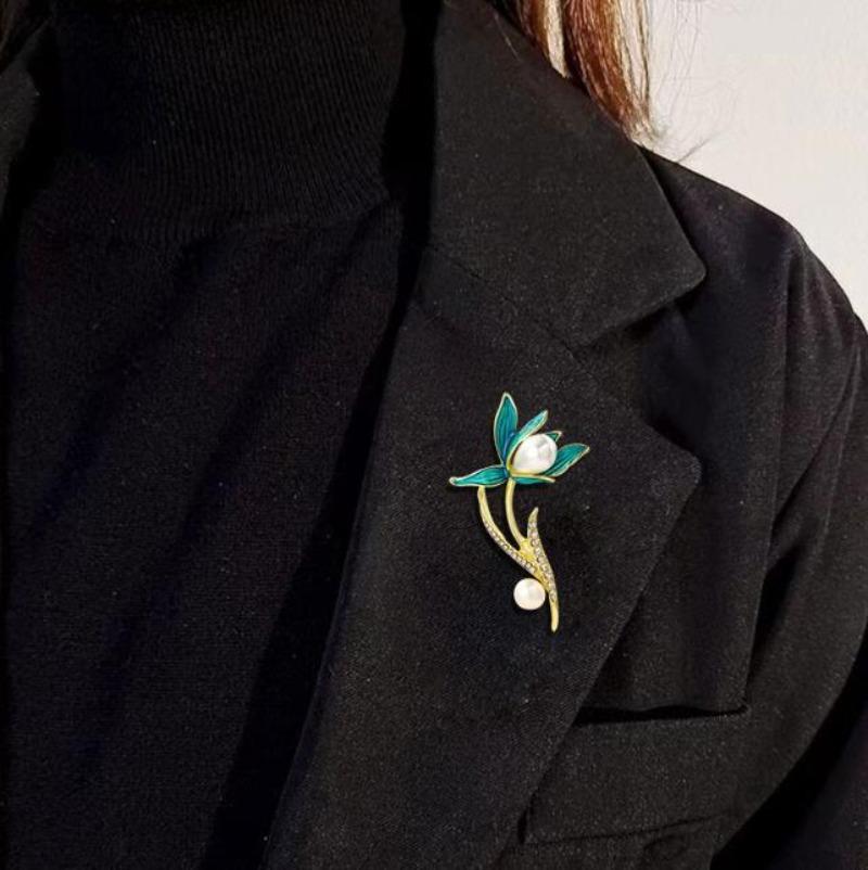 1Pc Trendy Orchid Brooch for Women Men Simple Pearl Leaf Brooches Pins Jewelry Trendy Accessories Summer Holiday Gifts