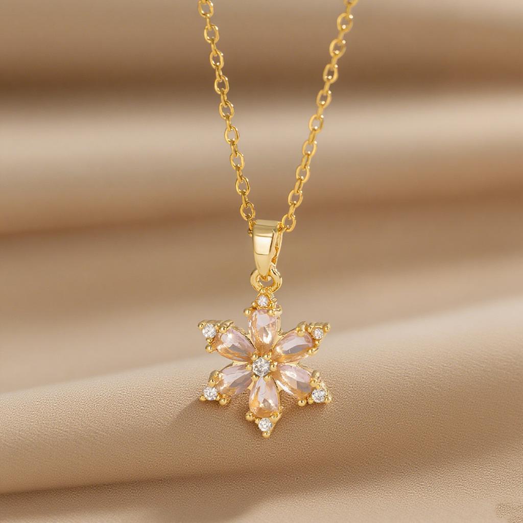 New Versatile Light‑Luxury Flower‑Pendant Women Necklace, Niche‑Designed High‑End Stylish Collarbone Chain