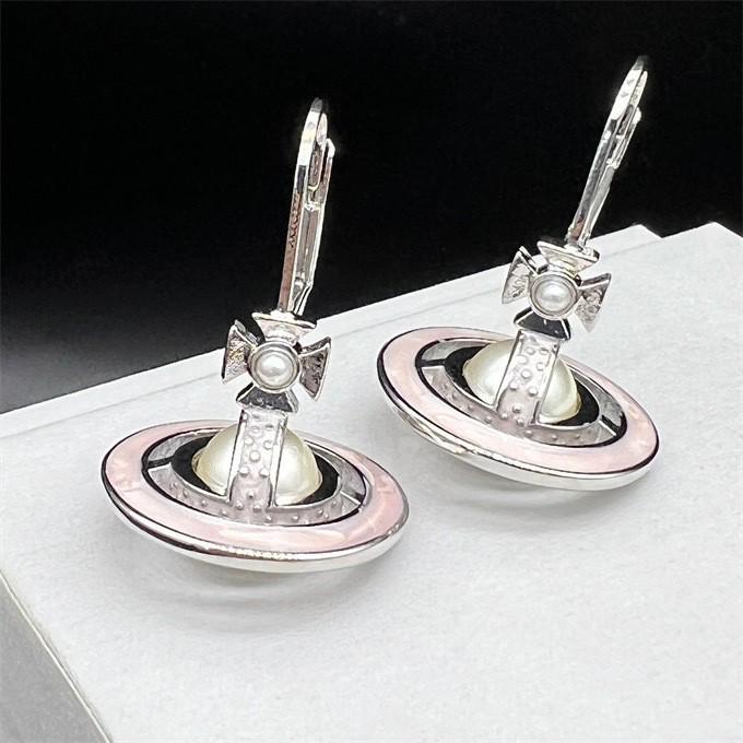 

Высококачественный кулон Сатурн Vivienne Westwood, жемчужная эмалевая подвеска, ожерелье и серьги - Минималистичный, нишевый, высококлассный набор аксессуаров