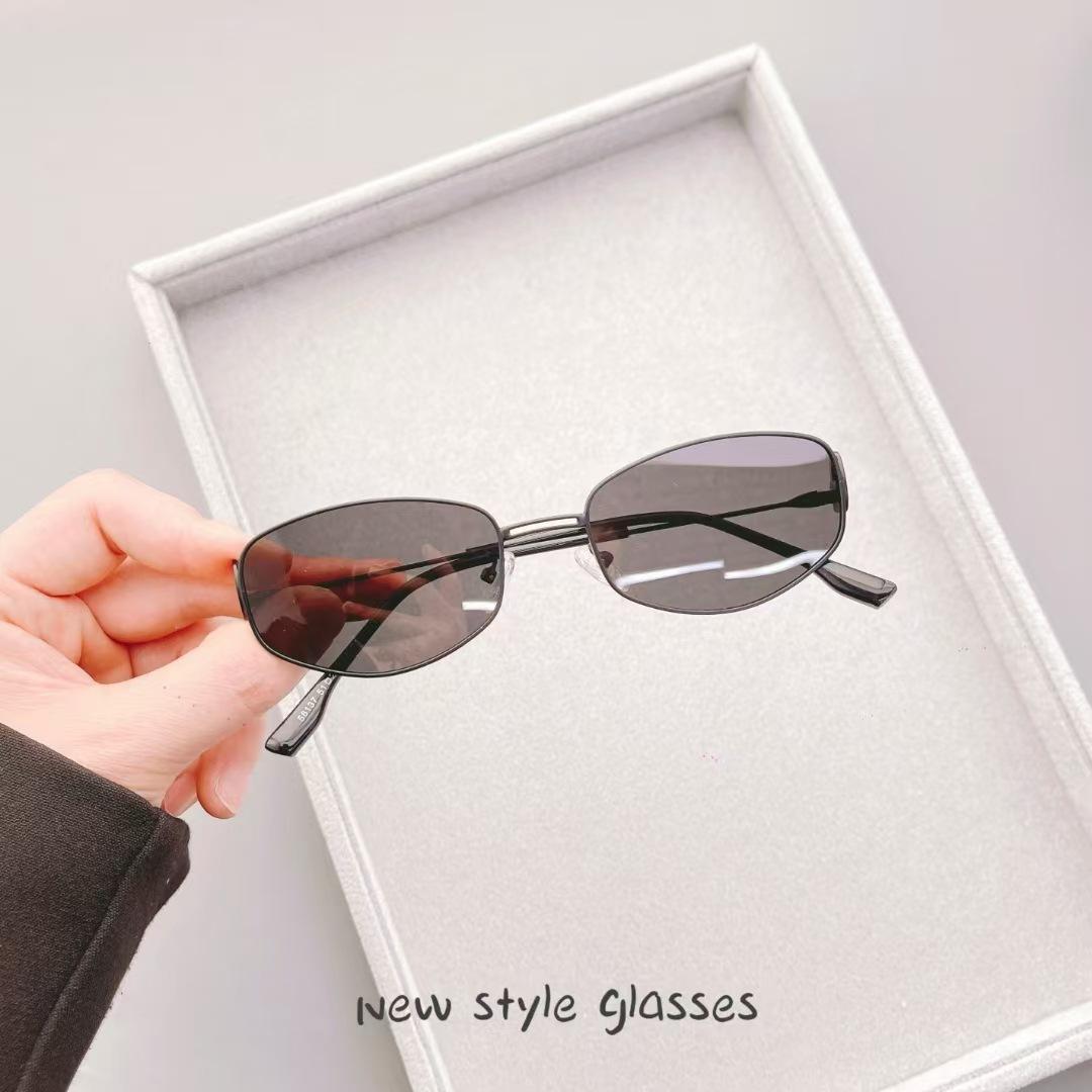 

Korean Style Women Sunglasses Polygon Shape UV Protection Trendy Sun Glasses Fashion Stylish Travelling