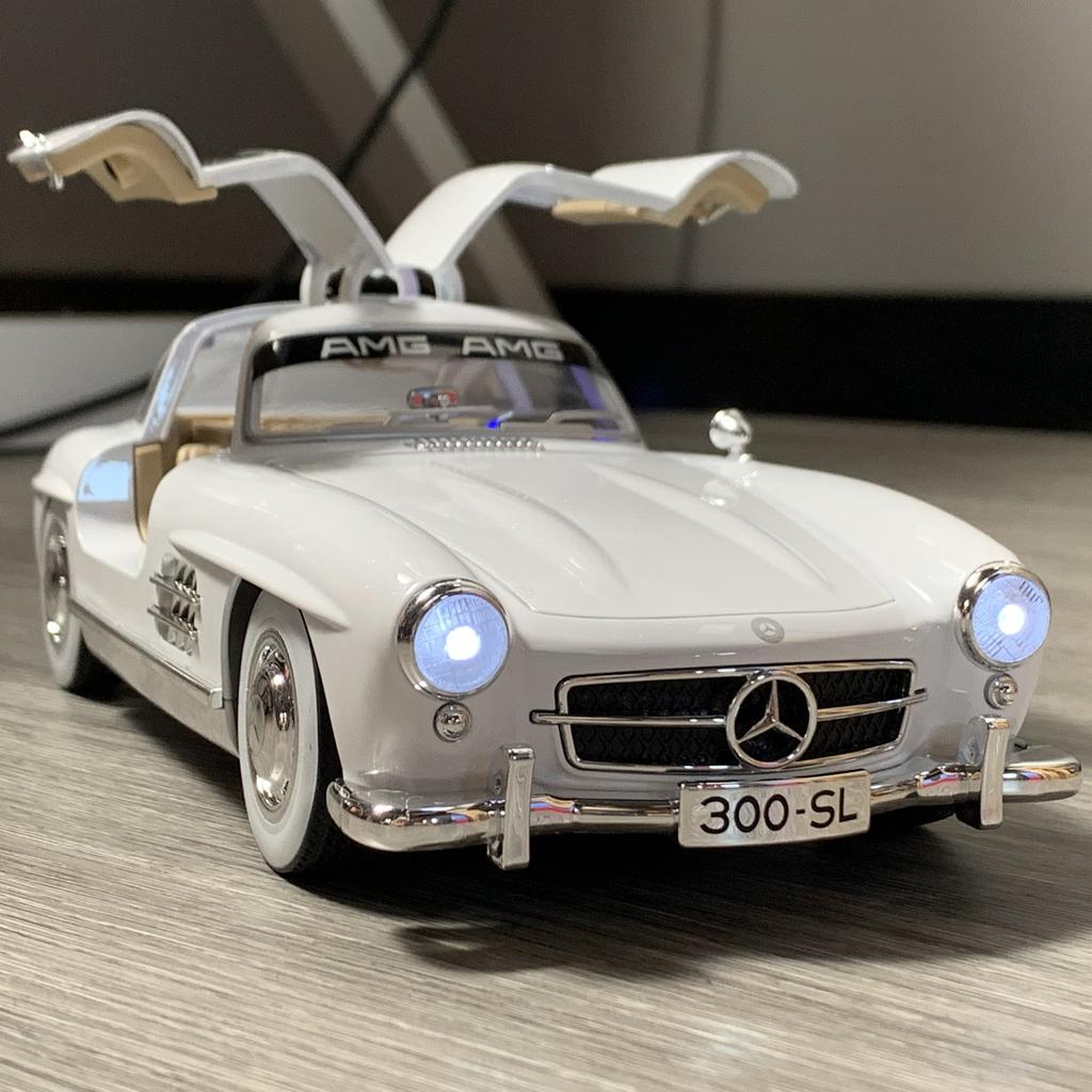 1:18 Benz 300SL High Simulation Scale Metal Model Car Bedroom Decoration & Boy's Birthday Gift Living Room Decorations & Holiday