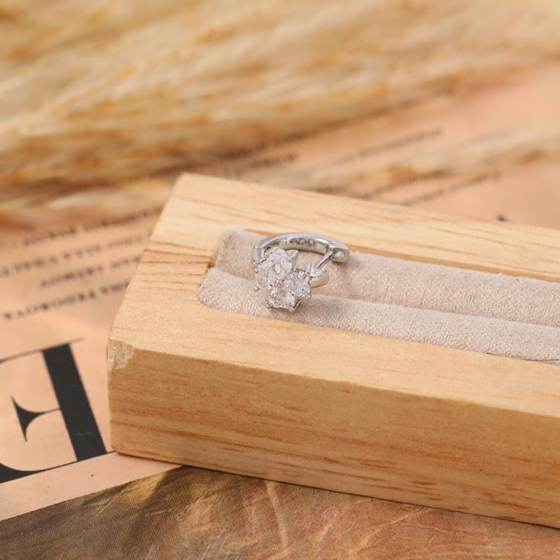 

Zircon Four-Leaf Clover Blue Flower Hoops - Chic Heart Earrings for Women