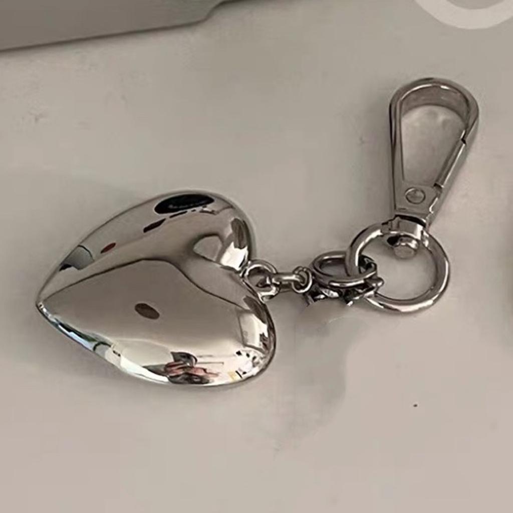 Exquisite Heart Keychain Big Hearts Women Bag Pendant Alloy Material Keyrings Perfect for Car Key Backpack Decoration
