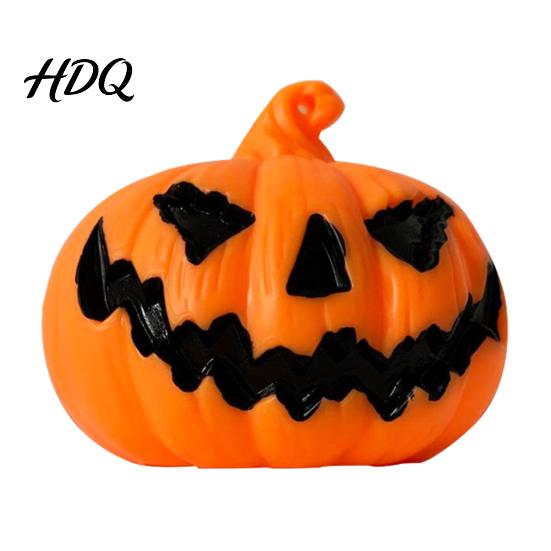 Warm Yellow Night Lamp Halloween Pumpkin Light Decorative LED Ghost Lantern Lighted Face Figurine Compact Holiday Accessory for Home Party