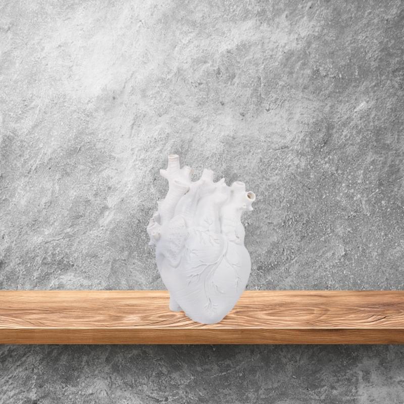 Realistic Heart Sculpture Home Office Desk Ornaments Heart Figurine Creative Resin Heart Statue Miniature Heart Figurine