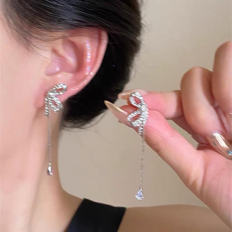 Water drop bow, fringed zircon ear clips, no ear piercings, high-end sense, light luxury and fashionable earrings, unique earrings with temperament