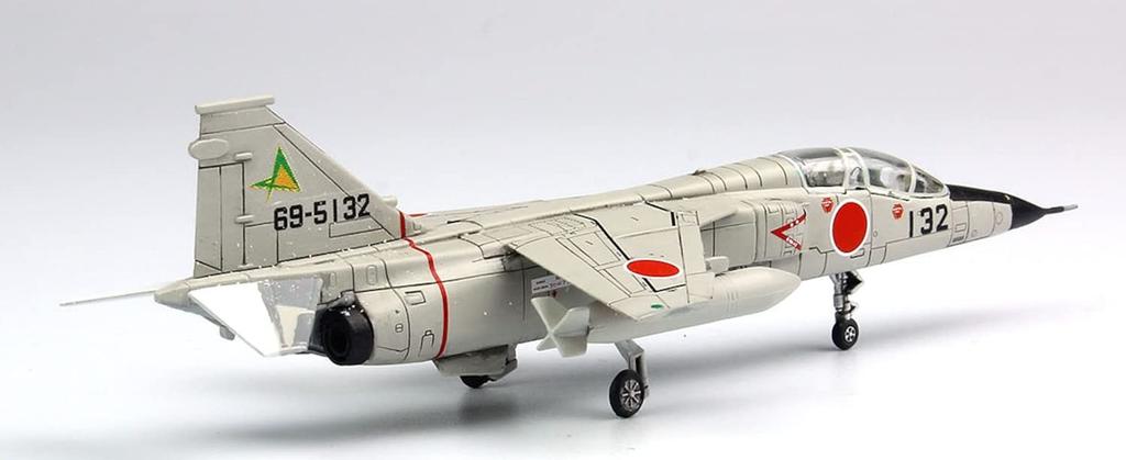 PLATZ JASDF Advanced Trainer Late Model Matsushima Air Base Plastic Model 1/144 T-2 PF-42