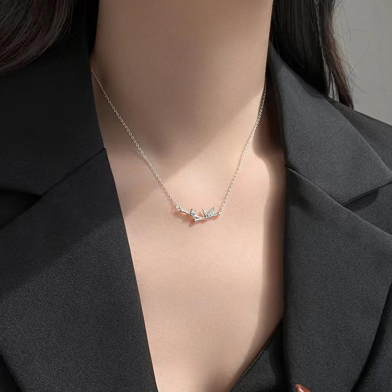 Colier BBQ Shengzhugou pentru Femei Design Nișă de Lux Ușor, Modă High-end Temperament, Lanț Exquis pentru Claviculă