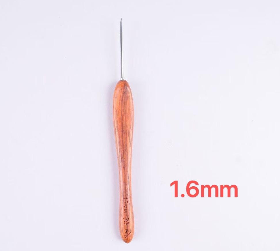 Crochet Blood Sandalwood Handle Hand Knitting Tool Non-Slip Stainless Steel Crochet