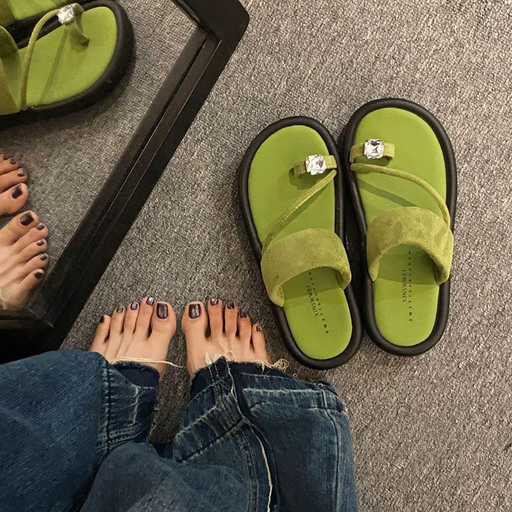 Zehentrenner-Hausschuhe mit Zehensteg für Damen-Oberbekleidung Sommer neue dicksohlige modische vielseitige coole Hausschuhe