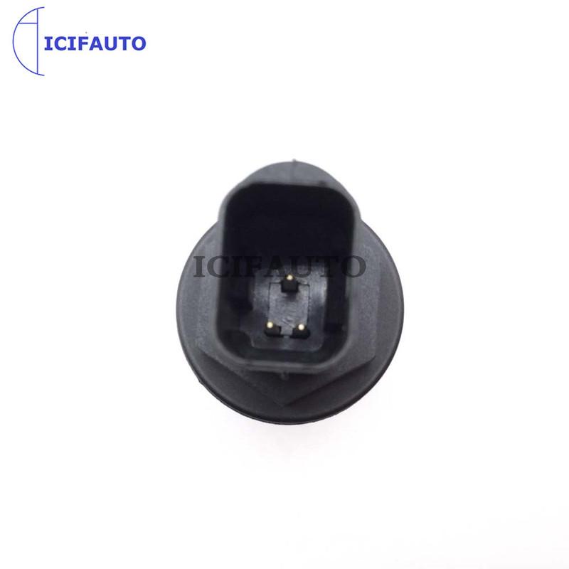 Speedo Sensor For Nissan Renault 19 21 Clio Espace Laguna Megane Trafic Vauxhall VivaroOpel 7700425250 7700414695 7700810043