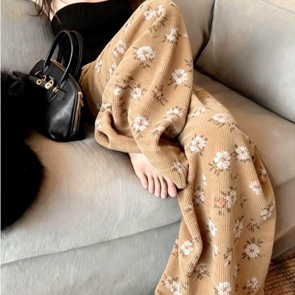 

Plus Size Lazy Style Wide Leg Winter Pants for Women - New Loose Casual and Slimming Fit 2XL (140-190 jin) жовтий