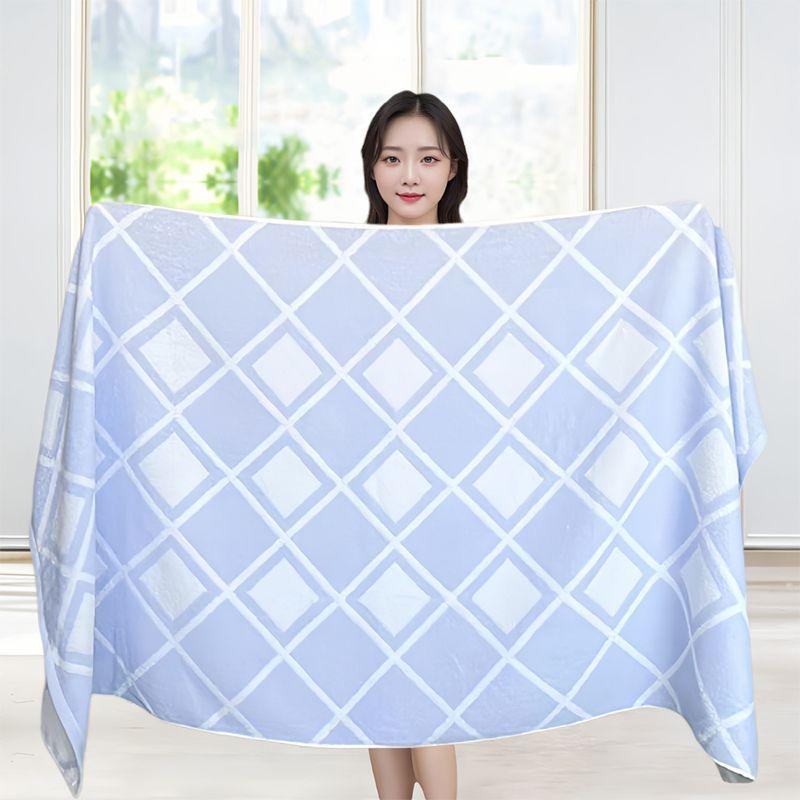 Cotton Bath Towel for Adult Home Use Soft and Absorbent Suitable for Men and Women Taking A Shower