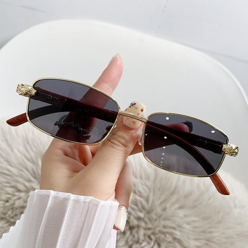 

Leopard Head Fashion Metal Sunglasses With Antiblue Light Lenses For Casual Wear And Driving Style 1