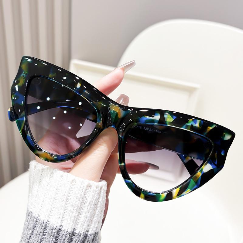 Retro Splicing Contrasting Color Cat Eye Sunglasses Fashion Plain Sunglasses Large Frame Decoration