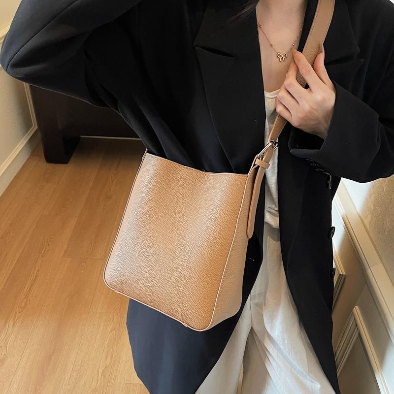 Women's bag new fashionable retro solid color lychee pattern high-end commuting versatile shoulder messenger bag