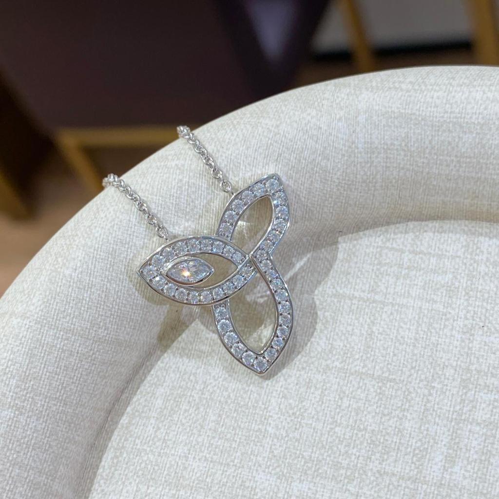 Lily Marquise 925 Silver Necklace with 5A High Carbon Diamond Clover Pendant - Elegant Light Luxury Clavicle Chain for Women