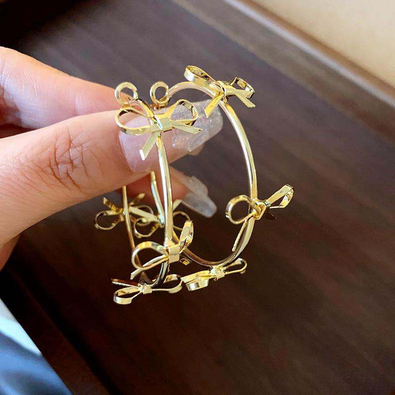 European and American plain ring earrings, stud earrings, cold wind, niche earrings, temperament earrings, light luxury