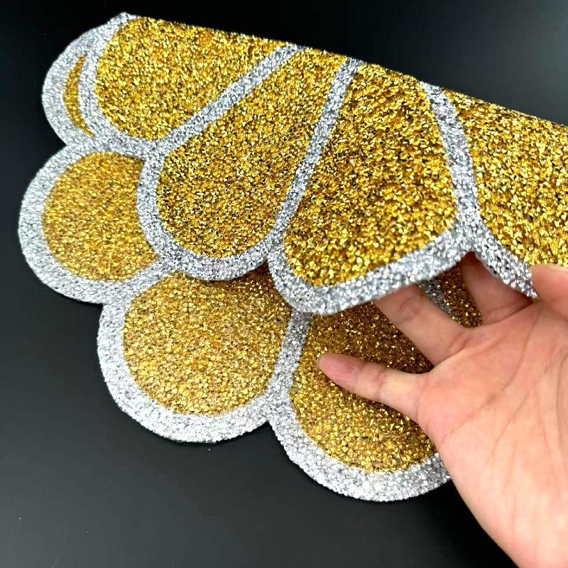 Tappetino da Tavola Fiore di Strass di Lusso - Design Rotondo in Cristallo Europeo e Americano
