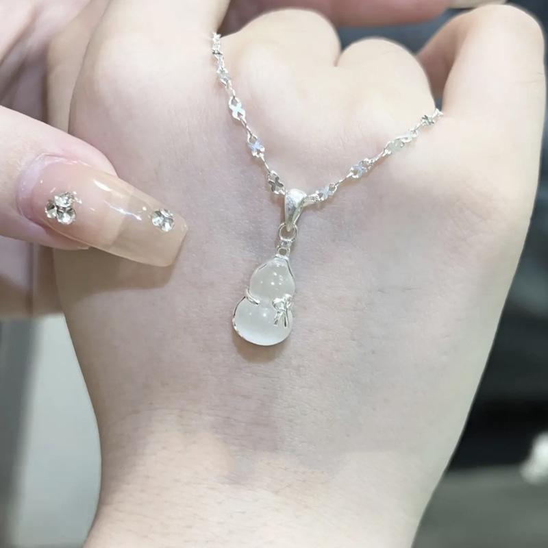 Flash diamond gourd necklace female ins niche design light luxury opal simple high-end temperament fresh collarbone chain