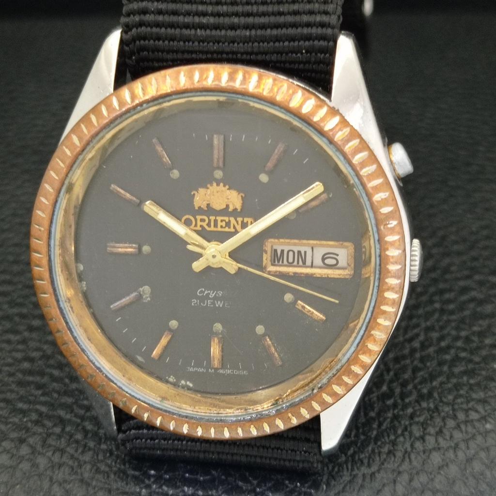 AUTOMATIC 46943 VINTAGE ORIENT CRYSTAL JAPAN MENS ORIGINAL DIAL WATCH A701888-5 R207-a701888