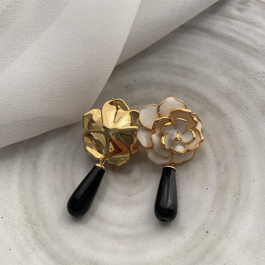 Camellia Earrings Autumn And Winter Literary Elegance Temperament Fashion Dripping Oil French Versatile Retro High-End Earrings