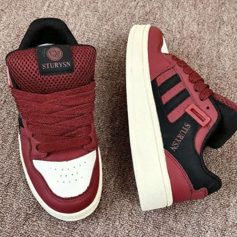 Burgundy retro platform bread shoes women's ins Hong Kong style versatile sports and leisure board shoes autumn new models