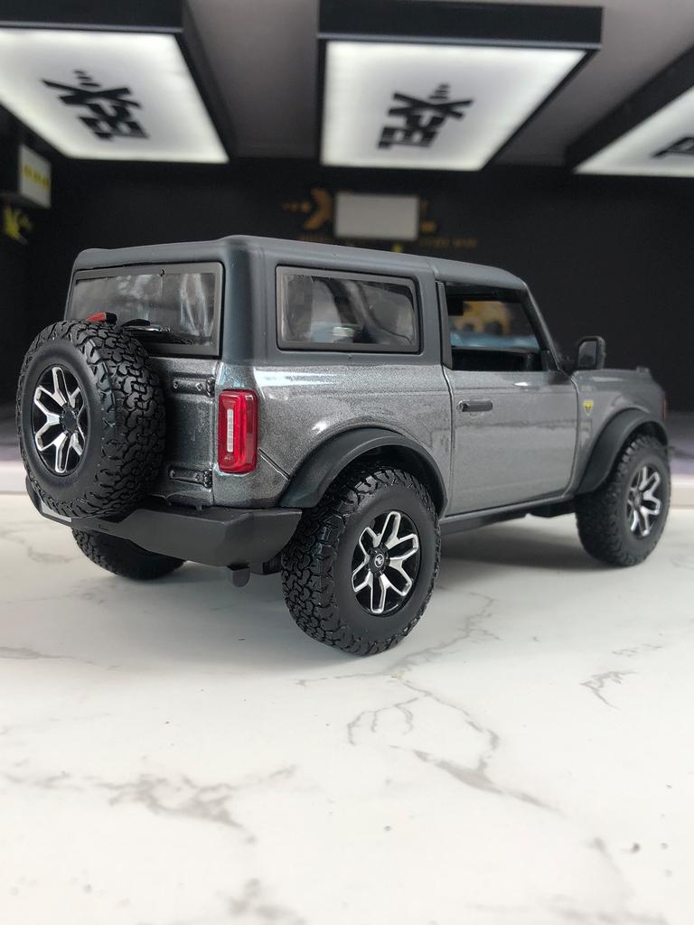 AJL1 Maisto 1:24 2021 Ford Bronco Badlands car model, zinc alloy metal decoration, collectible gift car