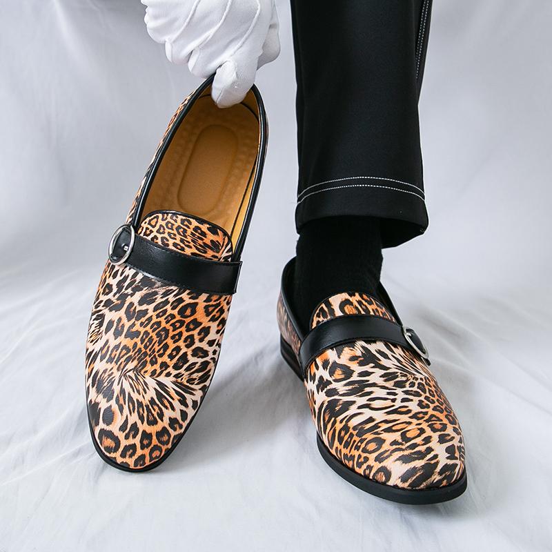 Fashion 2025 New Fashionable Men's Leopard Print Loafers Comfortable Metal Buckle Design Party Dress Shoe Low-Heeled Anti-Slip Lazy Shoe
