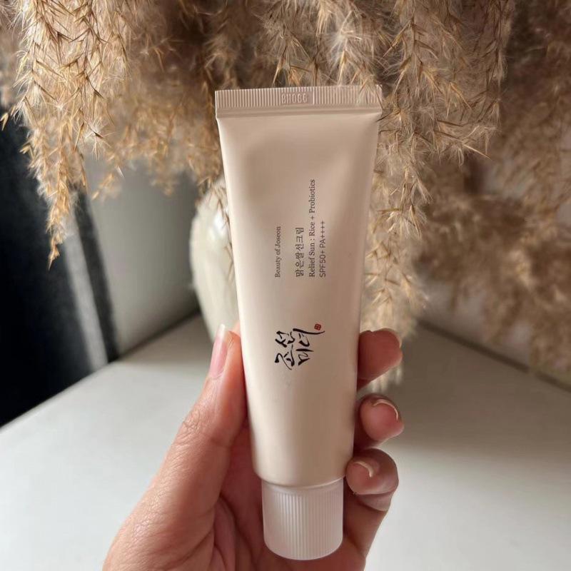 Корея Cross Beauty Осветляющий УФ-солнцезащитный лосьон для лица 50 мл - Освежающий и увлажняющий солнцезащитный крем для лица Regular Specification
