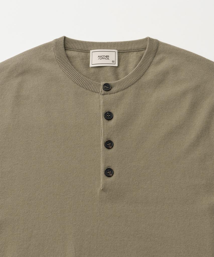 ANOTHER OFFICE French Henry Neck Knit (Army Khaki)