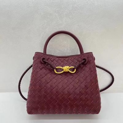 2026 Borsa a Secchiello Intrecciata in Vera Pelle con Chiusura a Farfalla Borsa a Spalla Tracolla da Donna