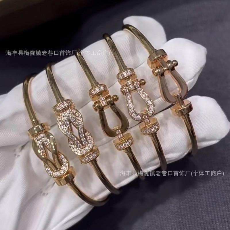 High-quality Horseshoe Buckle 8-character Smooth Half-diamond Full Diamond Bracelet for Couple Size, Diamond-encrusted Bracelet for Women