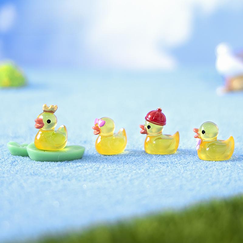 30pcs Luminous Resin Mini Yellow Duckling Miniatures Doll House Glow-in-the-Dark Ducks Figurines for DIY Aquarium Garden Decor
