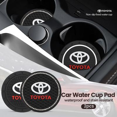 Auto Silikon Untersetzer Anti-Rutsch Wasserbecher Halter Matte Schlüsselanhänger Für Corolla Yaris Camry Prius RAV4 CHR Hilux Aygo Prado Mirai