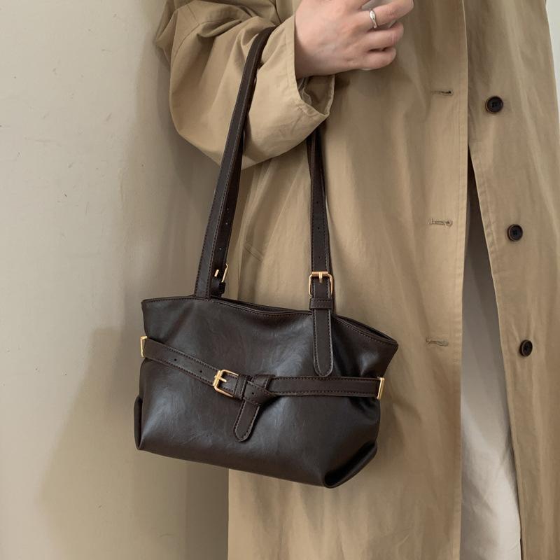 Großraumige einfache Pendler-Tragetasche Damen Neu Trendig Leichter Luxus Schultertasche Temperament Lässig Unterarmtasche