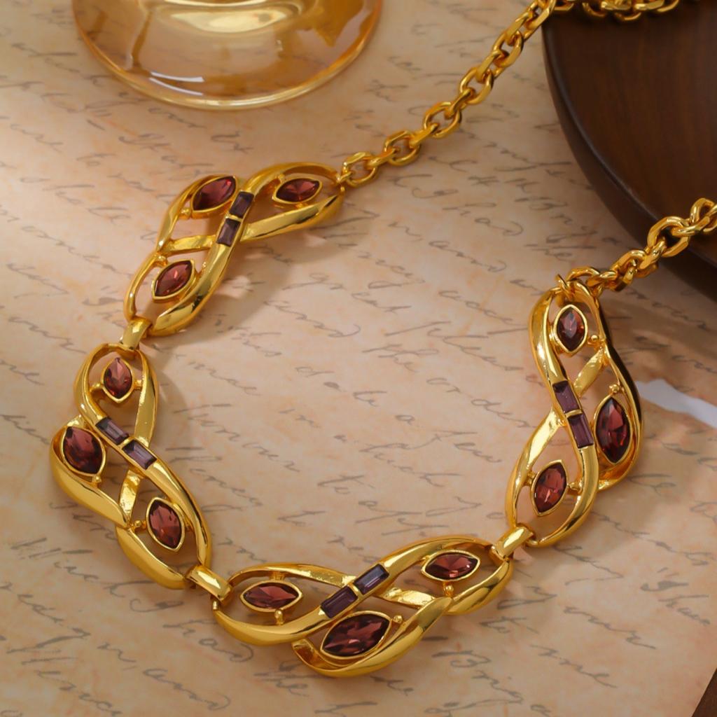 Vintage Necklace Earring Set Niche Design Fashionable Personality Plated With Real Gold