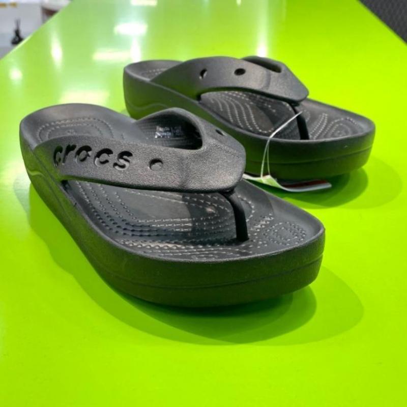 Crocs Baya Platform Flip Comfortable Slipper