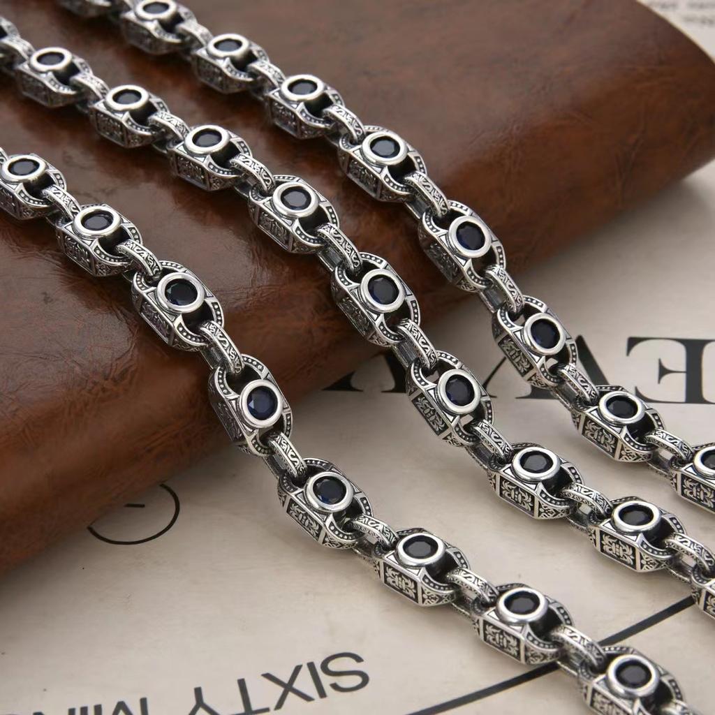 2024New Heavy-duty Rattan Pattern Bracelet, Vintage Men's Personalized Court Style, Three-dimensional Square Chain with Diamond Inlay