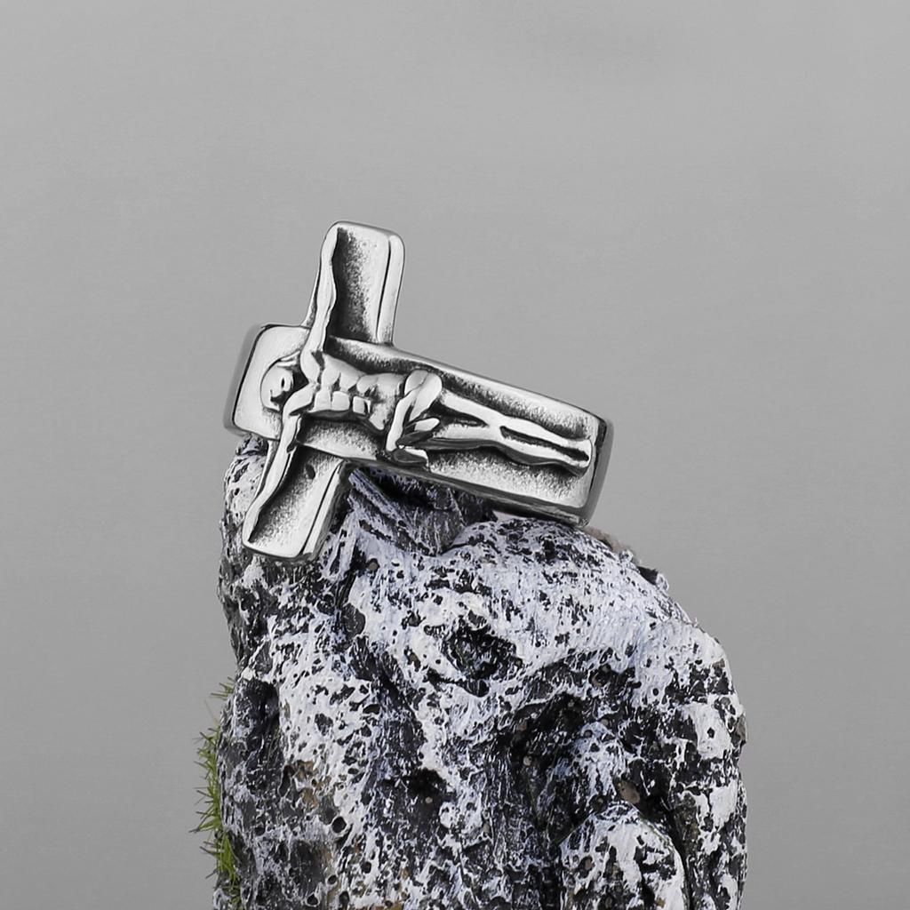 Retro Kors Jesus Rustfritt Stål Ring for Menn & Kvinner Antikk Gotisk Metallring Zirkon Kristne Tilbehør Velsignelse Gave