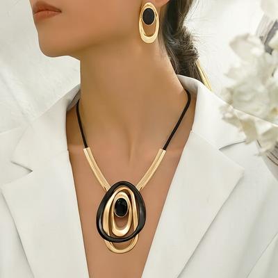 Vintage Ring Oval Pendant Necklace Fashion Charm Exquisite Exaggerated Suit