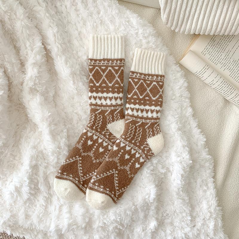 Women's Thermal Winter Socks - Ethnic Rhombus Pattern Mid-Calf Warm Socks for Outdoor Cold Weather, Cozy Soft Fabric with Multi-Color Options